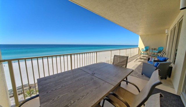 Gulf Crest Escape: Cozy 2-Bedroom with Views!