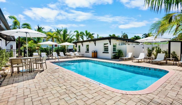Haley's at Anna Maria Island Inn