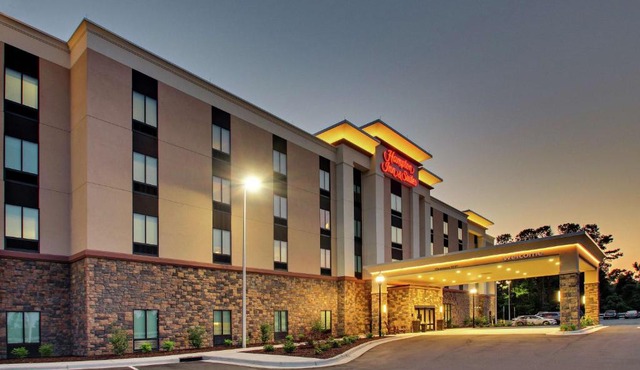 Hampton Inn & Suites By Hilton Southport