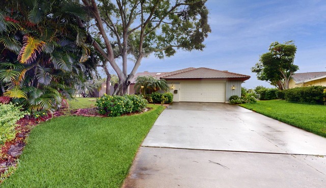 Harbor Isle Waterfront Retreat | Home Office & Private Pool | Kayaks & Canoe
