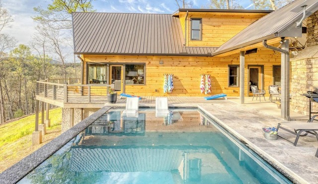 Heated Pool * MTN Views * Fireplace * Hot Tub