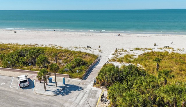 Historic Pass-A-Grille Beach House 3/2