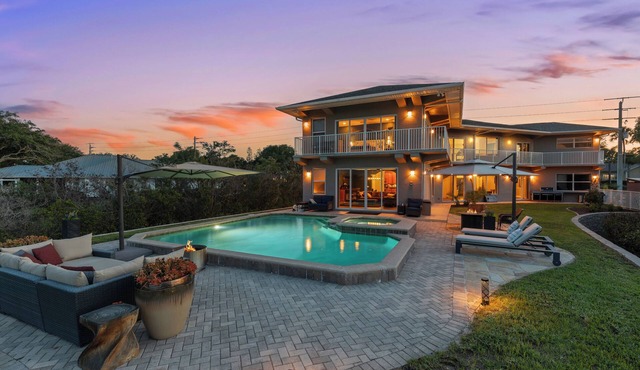 🌊🏖️ Intracoastal Luxe Retreat | Waterfront | Pool, Dock + Private Gym