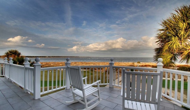Island Dream - Amazing Oceanfront Location! Gated Pool/Hot Tub Complex $250 Beach Gear Credit!