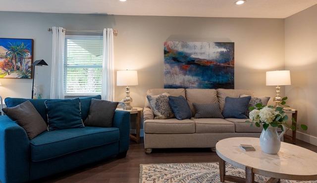 Jax Beach Paradise – Walk to Beach, Bikes Included, and Pet Friendly!