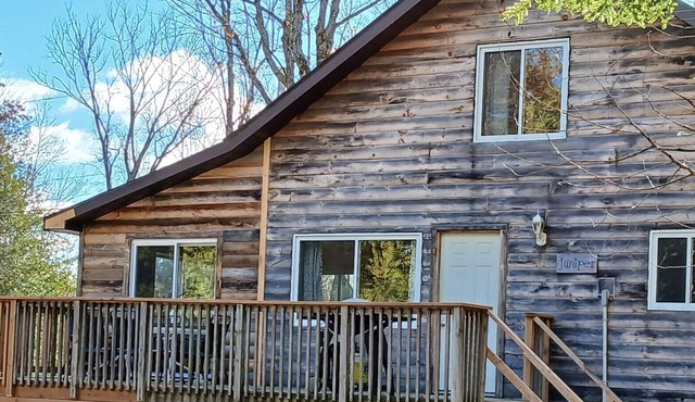 Juniper Cabin- Waterfront retreat on Mosque Lake
