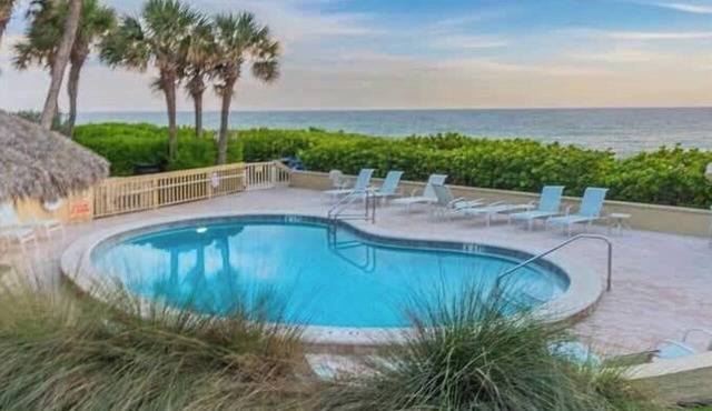 La Concha 1 - Beachfront Vacation Rental with Pool