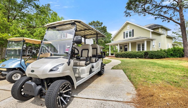 LAKE FRONT~Golf Cart*~ Pool, Hot tub, Gym, FREE ACTIVITIES, WiFi