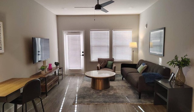 Landing | Amazing 2BD, Pool, Gym