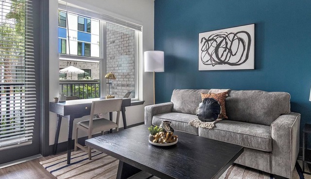 Landing | Beautiful 1BD, Pool, Rooftop Lounge
