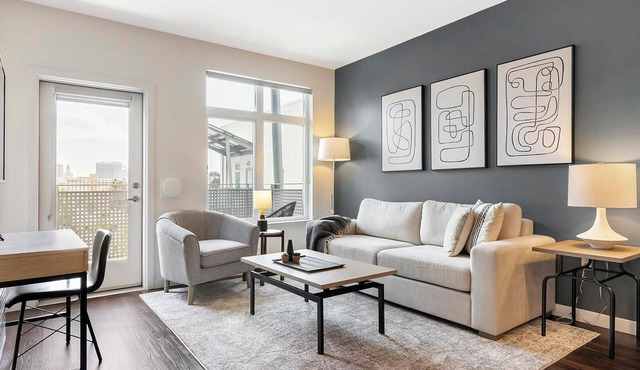 Landing | Chic 1BD, Gym, Pool
