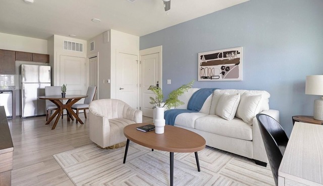 Landing | Chic 1BD, Pool, Gym