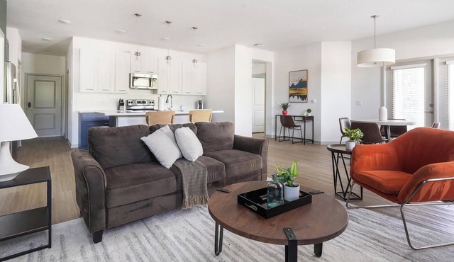 Landing | Chic 3BD, Clubhouse, Gym