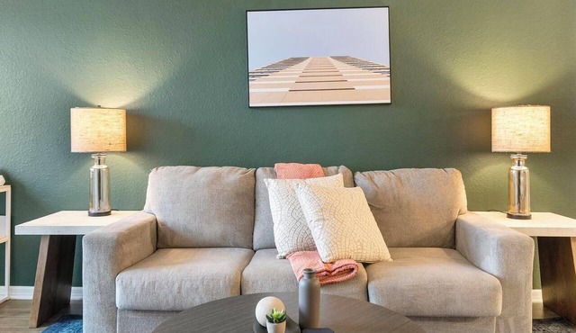 Landing | Incredible 1BD, Gym, Clubhouse