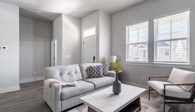 Landing | Modern 2BD, Gym