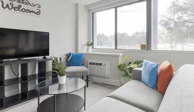 Landing | Modern Studio, Courtyard, Gym