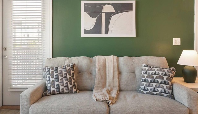 Landing | Spectacular 2BD, Clubhouse