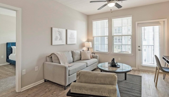 Landing | Spectacular 2BD, Pool, Clubhouse