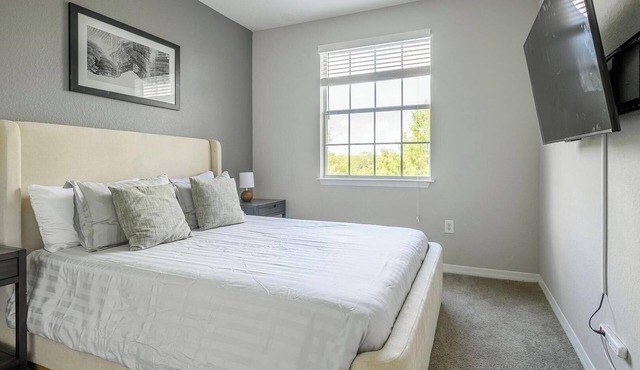 Landing | Spectacular 2BD, Courtyard, Gym