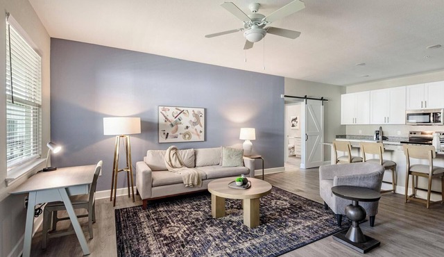 Landing | Spectacular 2BD, Gym, Pool