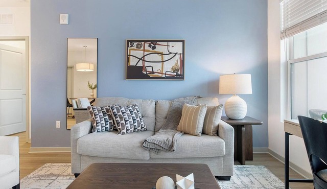 Landing | Stunning 2BD, Gym, Clubhouse
