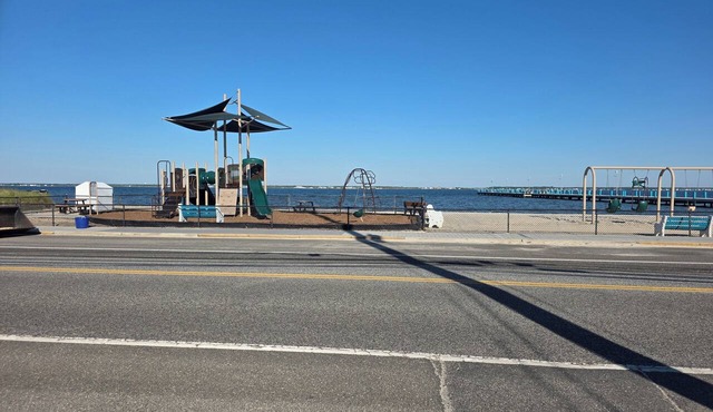 large first floor 3-bedroom apartment across from Bay Beach, w crabbing/fishing