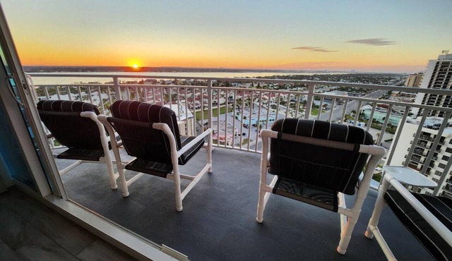 LAST MINUTE JULY - BOOK NOW! BEST 2BR-2BA Ocean, River & Coastline Luxury
