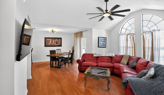 LG Family Retreat~Palm Harbor FL~Upscale~slps 16