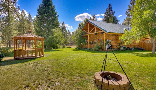 Libby Home w/Mountain Views, Gazebo & Fire Pit!