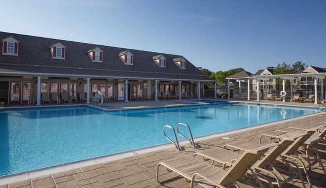 Located Near Colonial Williamsburg, Busch Gardens, Jamestown-Wyn Kingsgate 2 Bd.
