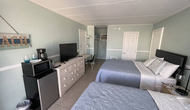 LOCATION!Charming, cozy home like hotel room