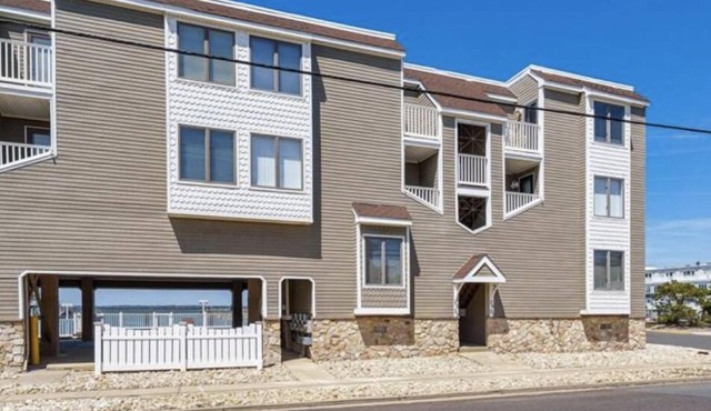 Lovely Three bedroom, 2 full bath condo with wonderful water views and even more spectacular sunsets !