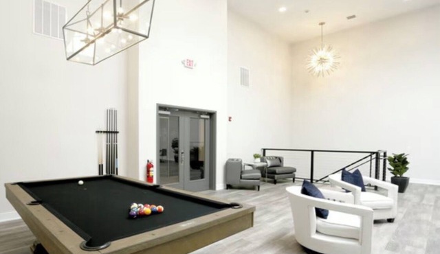 Luxury 2 BR 2 bathroom near MetLife Stadium perfect for world traveler,