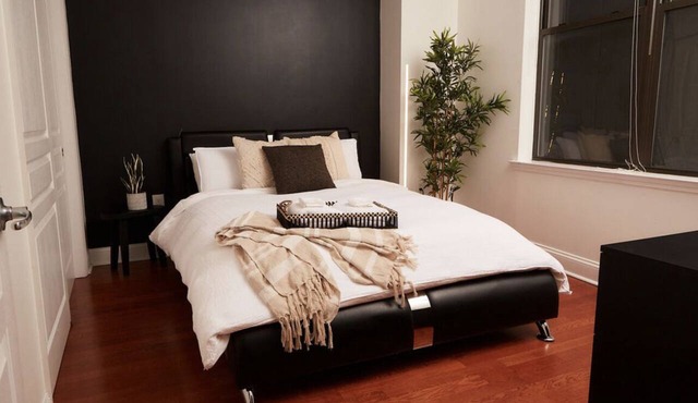 Luxury One Bedroom Condo 3 Miles From Manhattan