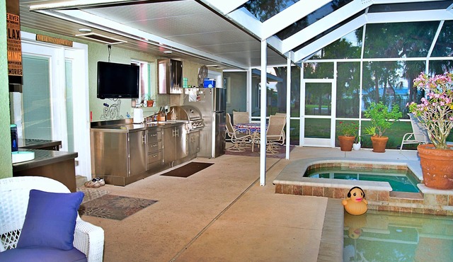 Manatee River Bungalows Waterfront home