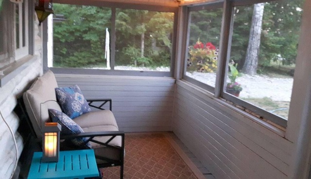 MANITOULIN ISLAND- Rustic Log Cabin located in Elizabeth Bay- Family Friendly