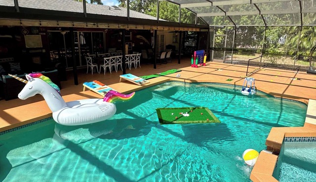 MANTA RAY GETAWAY - Poolside Paradise Retreat!