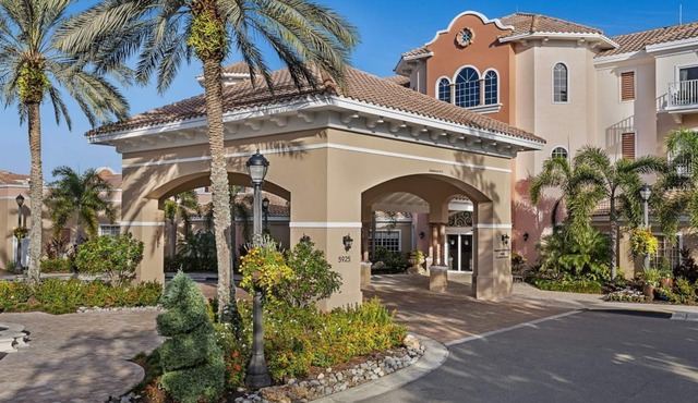 Marriott Grande Vista Villa, near popular attractions, onsite pools, spa & golf