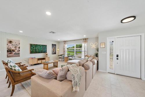 Match Point Stay 6 Min to IMG Academy Luxury Tennis Home