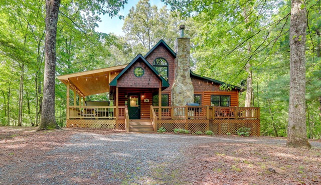 Mineral Bluff Cabin: Hot Tub, Pets, & Peace