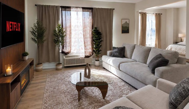 Modern Luxe - Near NYC & MetLife —Parking Included