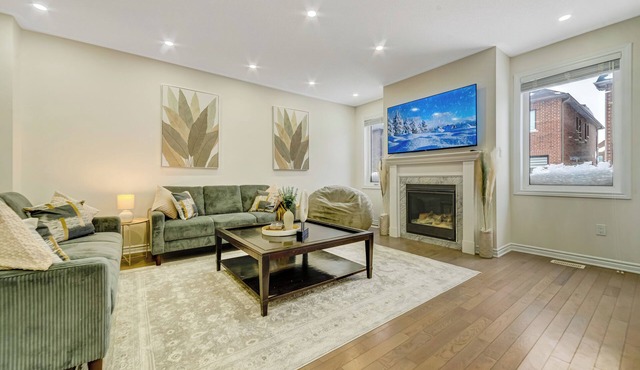 Modern Luxury 5 ⭐ Space in Caledon| Sleeps 8