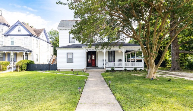 Modernized Victorian Home that was converted to a duplex in the early 1900s.
