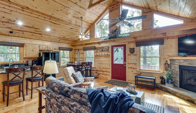 Mount Haven Retreat : Escape With Screened Porch!