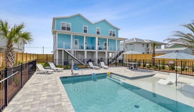 New 2025 8BR Oceanfront Pool