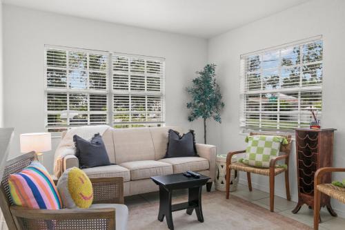 NEW Bayside Breeze - Charming Apt Near Bayshore