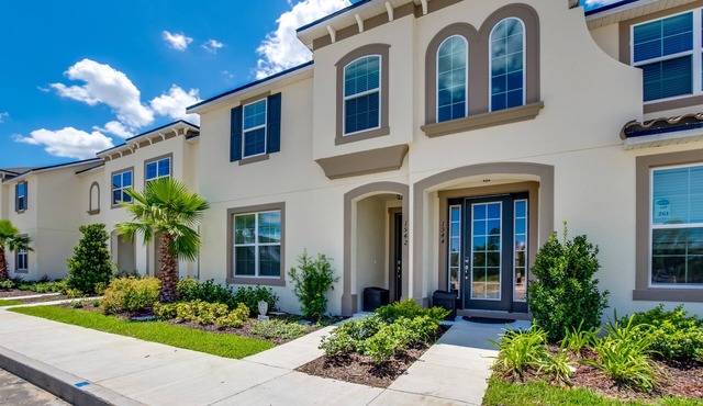 New Listing! Solara Resort, 8mi to Disney & 15mi to Universal - FS261026