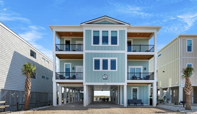New luxury ocean front w/Heated private pool, Elevator, 8 Bed/8 Bath