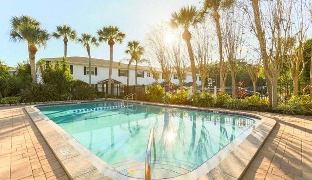 NEW Tan Lines Club Pool Relax 10 min Beach