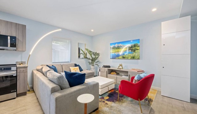 Newly Renovated 1BR in Miami's Design District